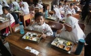 Siapa Kepala Daerah yang Berani Mengalihkan Dana MBG untuk Pembangunan?