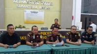 Kejati Sumbar Tahan Empat Tersangka Korupsi, Kerugian Negara Rp24,5 Miliar