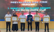 Bukti Transparan dan Tepat Sasaran, Pemkab Meranti Dihadiahi 4 Penghargaan