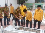 HUT ke-62 Golkar, Bistamam Pimpin Ziarah ke Makam Pahlawan di Rohil