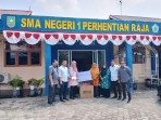 Distribusikan 28 Komputer, Komitmen PTPN IV Regional III Perkuat Cyber Education Sekolah Pinggiran