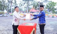 Bupati Asmar Serahkan 1.670 SK PPPK Paruh Waktu di Meranti