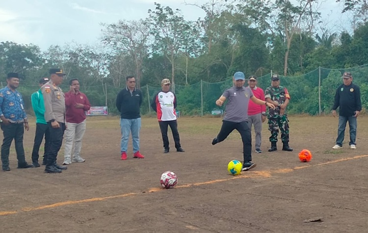 Dibuka Camat Bengkalis, Desa Pematang Duku Tuan Rumah Turnamen Bola Kaki Rayon Bengkalis Timur