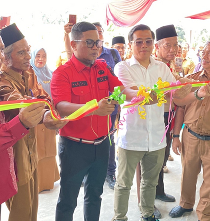 Bupati Pelalawan Hadiri Grand Opening Sialang Makmur Mart