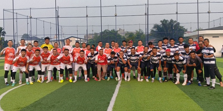PWI Riau dan PKS Bermain Imbang 4-4, Silaturahmi Mengalir di Lapangan