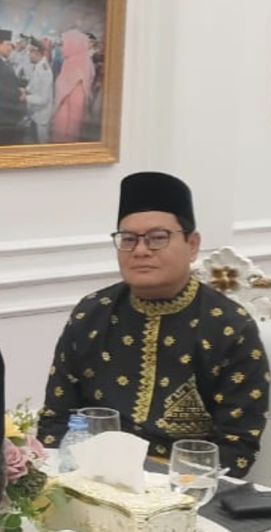 Imbau Masyarakat Tak Persoalkan Ijazah Bupati, Ketua DPH LAMR Rohil Ajak Masyarakat Fokus Pembangunan Daerah