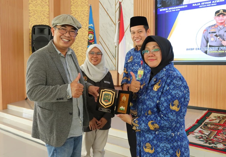 Berantas Hoaks, PWI Siak dan Disdikbud Bekali Kepala Sekolah dengan Jurnalistik Berintegritas