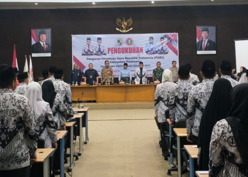 Bupati Pelalawan Dorong Peningkatan Kualitas Guru