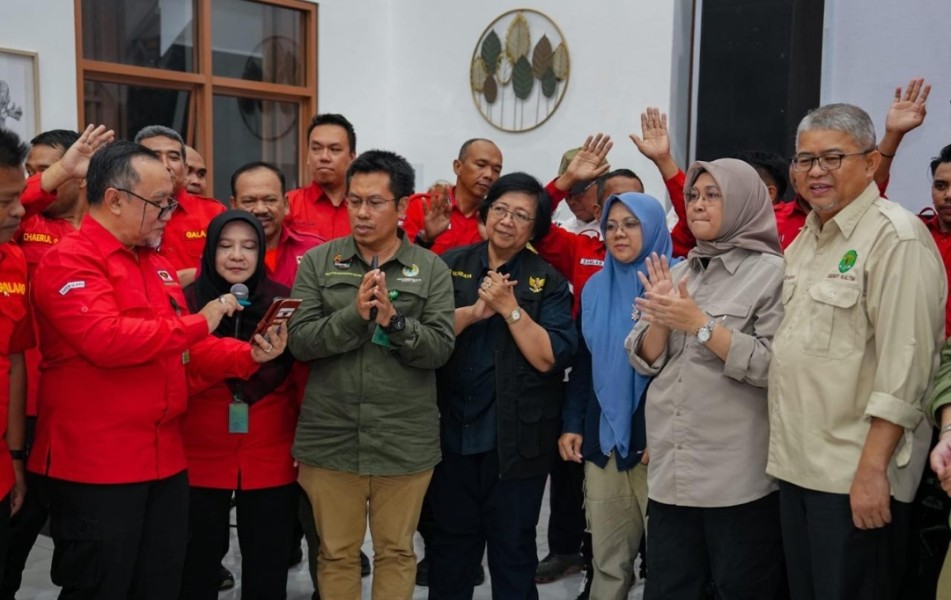 Afni Z, Calon Bupati Siak di Mata Menteri KLHK Siti Nurbaya