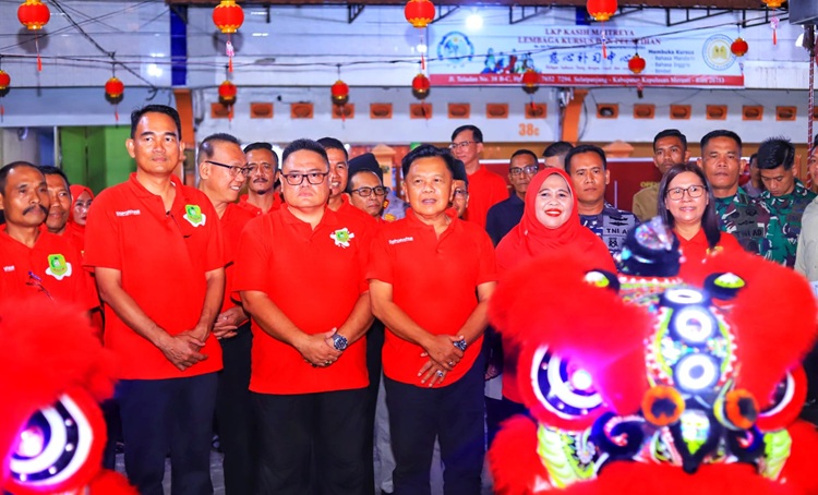 Meranti Berkilau dalam Cahaya Toleransi: Bupati Asmar Buka Festival Lampion 2026