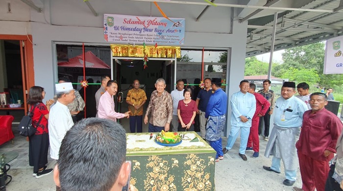 Grand Opening New Swee Ann Home Stay, Pemilik Salurkan Sembako Kepada Masyarakat