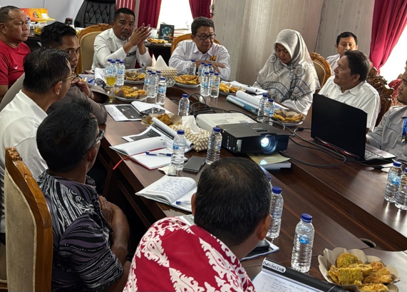 Bupati Zukri Pimpin Rakor Teknis Persiapan Penimbunan Jalan Lintas Timur Sumatera KM 73-82