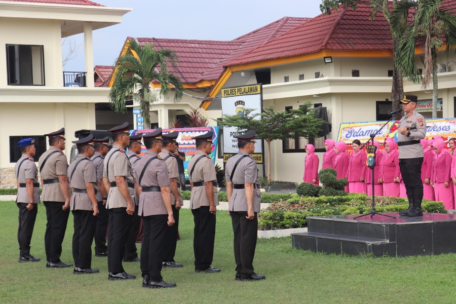 Kapolres Pimpin Serah Terima Jabatan Kasat dan Kapolsek di Lingkungan Polres Pelalawan