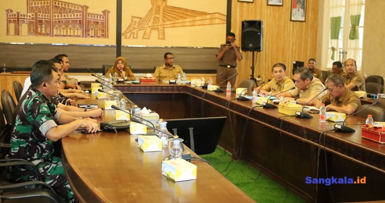 Kesulitan Minyak, Aktifitas Warga Pelosok Siak Terganggu, Bupati Afni Minta BPH Migas Berikan Solusi