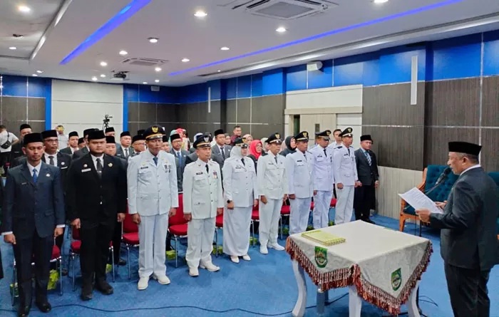 Bupati Rohul Lantik 34 Pejabat Administrator dan Pengawas