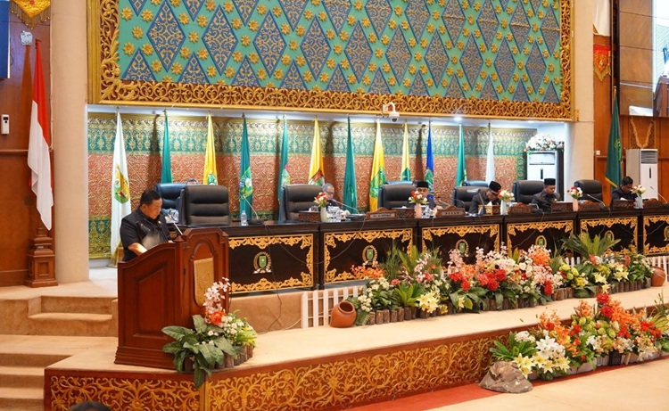 Fokus pada Peningkatan PAD dan Tata Kelola Transparan, APBD Riau 2026 Disepakati Rp8,3 Triliun
