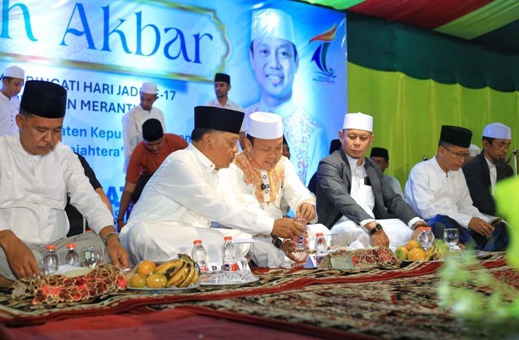 Ribuan Warga Padati Tablig Akbar HUT Meranti ke-17 Bersama Ustaz Das'at Latif
