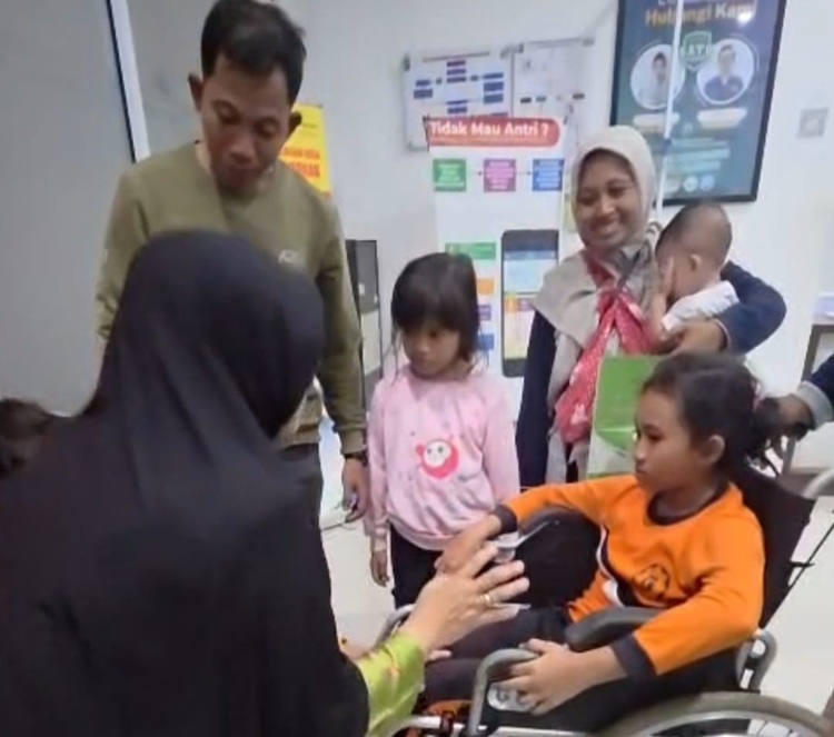 Bupati Afni Pastikan Korban Tangsi Belanda Mulai Pulih, Satu Anak Masih Jalani Perawatan di RSUD Arifin Achmad