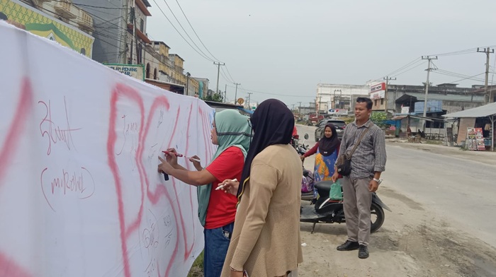 Bubuhkan Tanda Tangan Penolakan PSU Jilid 2, Masyarakat Kandis Kecam Sugianto