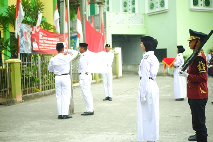 Perayaan HUT ke-79 RI di SMPN 1 Kelapa Dua Lancar dan Hikmat