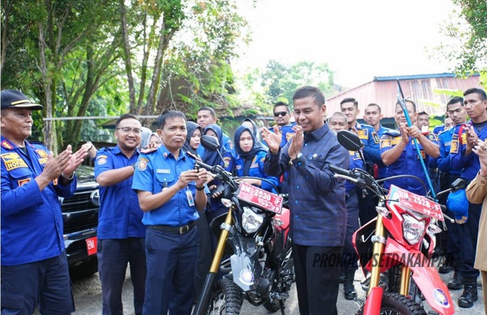 Maksimalkan Pelayanan, Bupati Serahkan 1 Unit Mobil dan 2 Unit Sepeda Motor  Penyelamatan