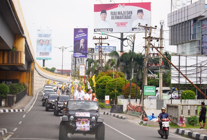 Paslon 'Suwai' Happy Ikuti Kirab Pilkada Damai Provinsi Riau