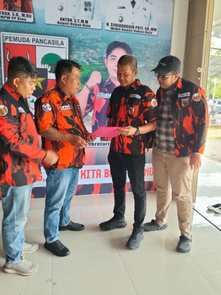 MPC Pemuda Pancasila Rohul Serahkan SK Karateker PAC Tambusai