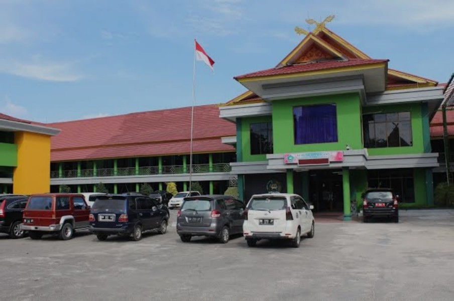 Kakanwil Kemenag Riau Pekerjakan Orang Luar Mengerjakan Administrasi Kepegawaian, di Khawatirkan Kebocoran Rahasia Negara