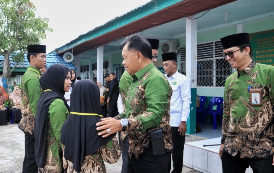 Bupati Meranti Lepas Kontingen OMI 2025, Siap Harumkan Nama Daerah di Tingkat Provinsi