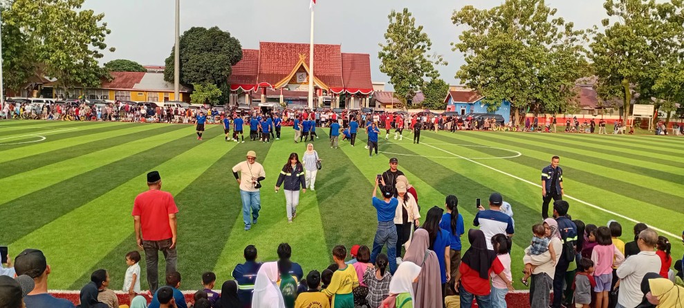 Zukri Resmikan RTH Taman Bola Pangkalan Kerinci Dibangun PT RAPP