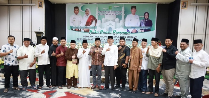 Bupati Asmar Buka Bersama Masyarakat Meranti di Pekanbaru