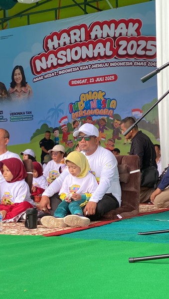 Hadiri Puncak Peringatan HAN 2025 di Rengat, Bupati Zukri Tegaskan Komitmen Perkuat Perlindungan  Anak