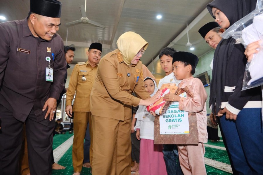 Seluruh Anak Yatim Dhuafa di Siak Dapat Santunan Bulanan Serta Seragam Gratis