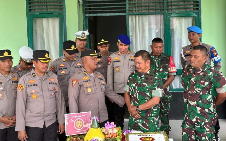 Rayakan HUT TNI ke-80 Polres Pelalawan Sambangi Kantor Koramil