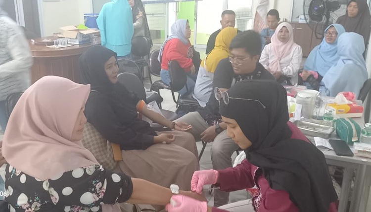 Peduli Kesehatan Warga, IKWI Riau Gandeng Rumah Sehat Segar Jakarta Gelar Bakti Sosial