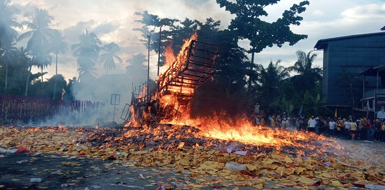 Tiang Tongkang Mengarah ke Laut, Festival Bakar Tongkang 2026 Diyakini Bawa Rezeki