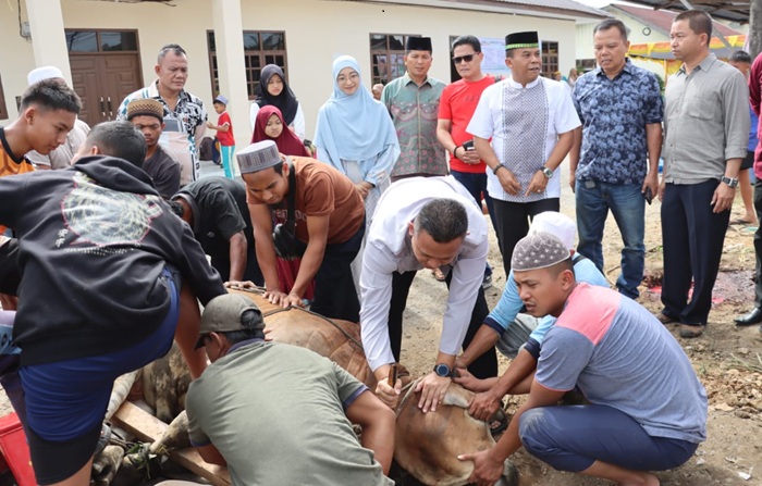 Polres Dairi Bagikan 400 Kantong Daging Qurban Idul Adha 1446 H