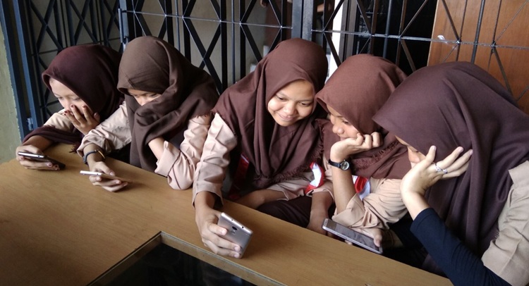 Kementerian Agama Batasi Penggunaan Gawai di Sekolah Keagamaan