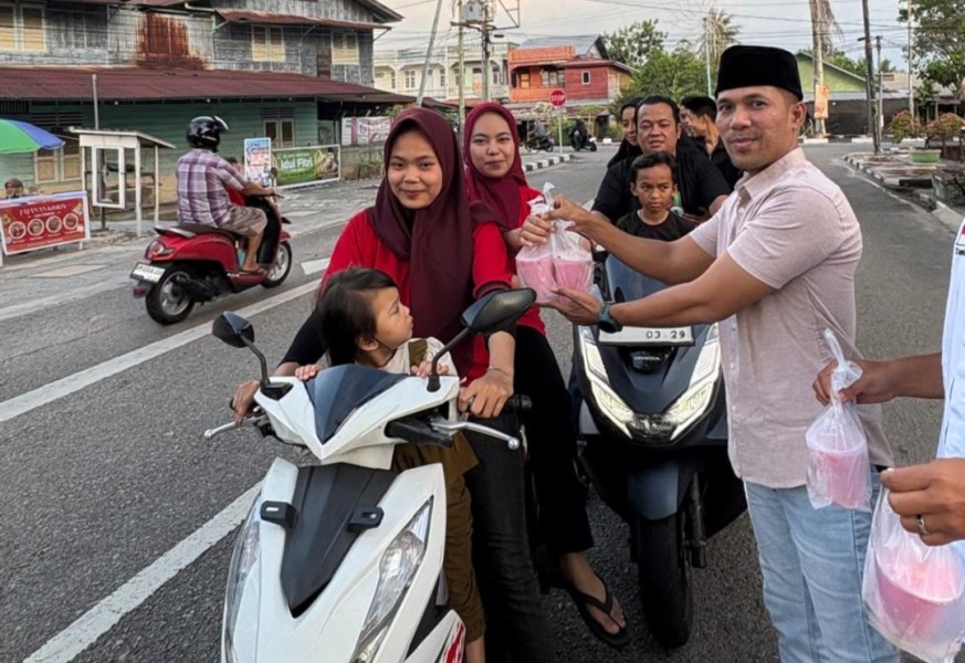 Tebar Kepedulian di Bulan Suci, PWI Bengkalis Berbagi Takjil dan Pererat Silaturahmi Lewat Buka Puasa Bersama