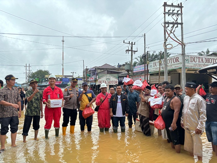 SKK Migas-KKKS Salurkan Bantuan Bencana Banjir di Provinsi Riau