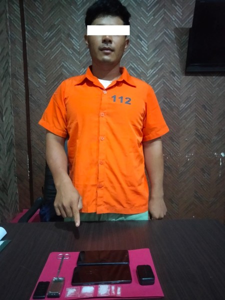 Coba Kabur Lewat Pintu Belakang, Pengedar Sabu di Selatbaru Bantan Diringkus Polisi