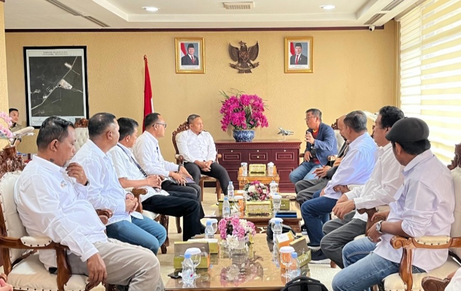 PWI Riau Audiensi ke Gubernur Abdul Wahid: Siap Dukung Program Pemerintah dan Perkuat Sinergi Informasi Publik