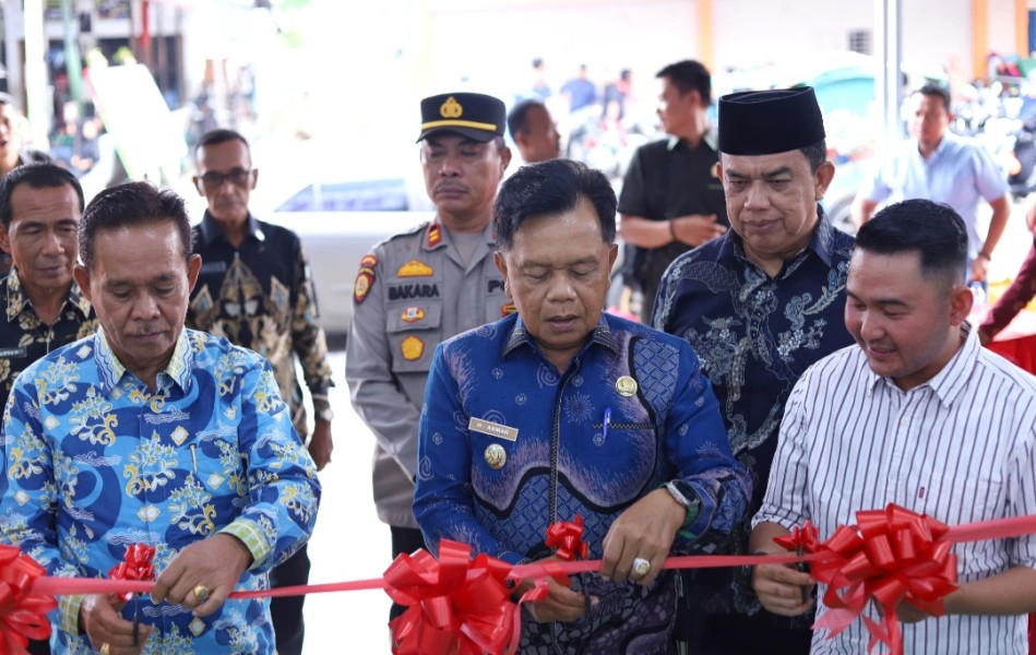 Bupati Meranti Resmikan Kampung Mart, Dorong Ekonomi Lokal