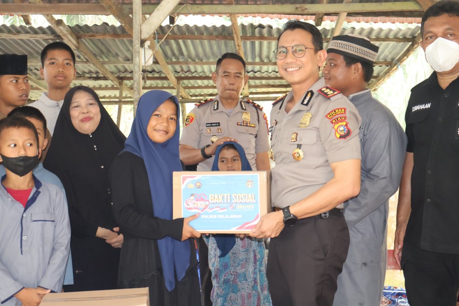 HUT Humas Polri ke-75, Polres Pelalawan Salurkan Sembako ke Panti Asuhan Salsabila