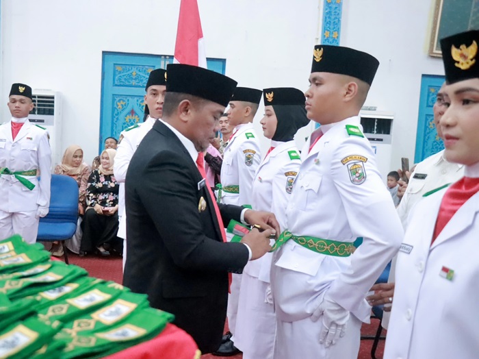 Kukuhkan 40 Anggota Paskibraka Pelalawan,Zukri : Jadikan Motivasi Memberikan Terbaik Kepada Bangsa