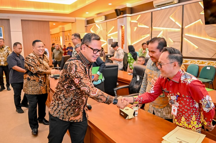 Sekda Bengkalis Rakor Bersama Wamendagri Bima Arya, Siap Selaraskan Pembangunan Menuju Indonesia Emas 2045