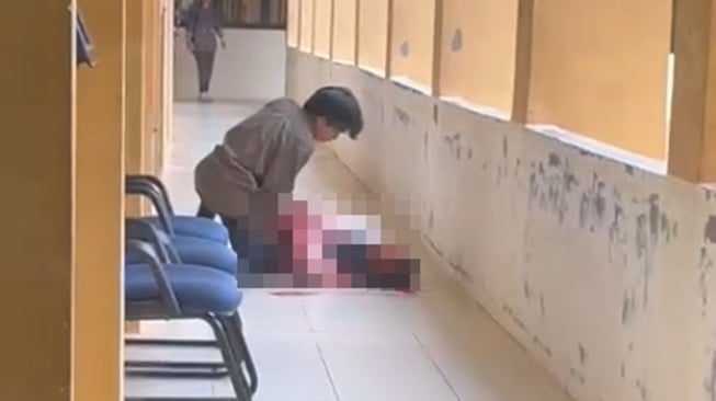 Ruang Sidang Berdarah, Mahasiswi Universitas Islam Negeri Sultan Syarif Kasim Riau Dibacok, Diduga Soal Asmara