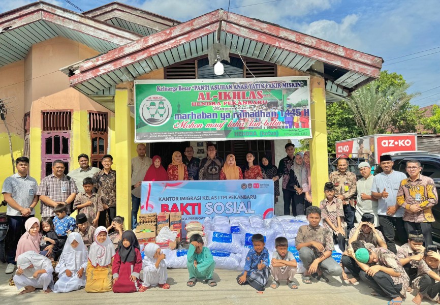 Semangat HUT RI ke-80, Imigrasi Pekanbaru Merdeka kan Anak Yatim Lewat Bakti Sosial