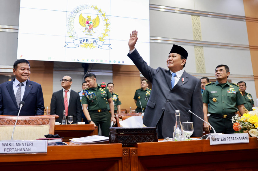 Rapat Terakhir Dengan Komisi I DPR RI, Prabowo Pamit dan Mohon Maaf