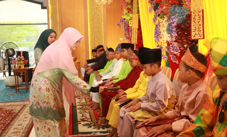 Sambut HUT ke-27, Pemkab Siak Gelar Sunat Massal dan Nikah Massal